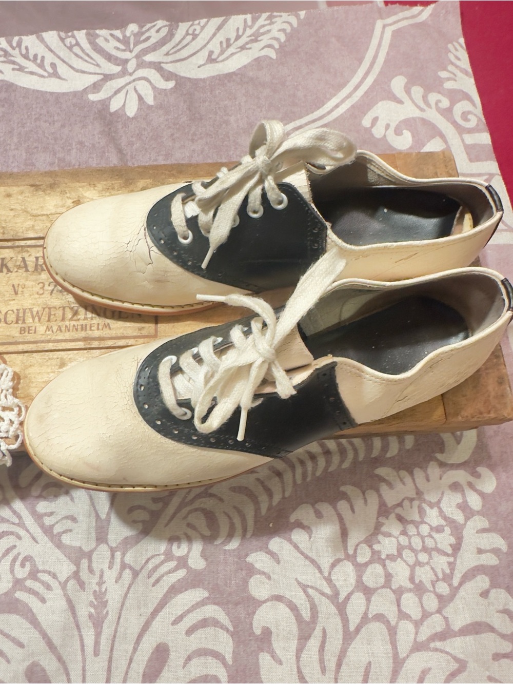 Classic Biltrite Vintage Saddle Shoes Lace-Up -